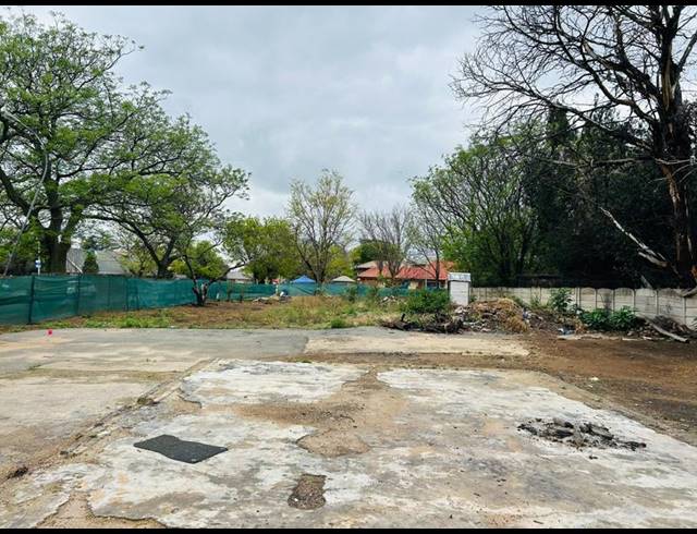 LAND FOR SALE IN KEMPTON PARK